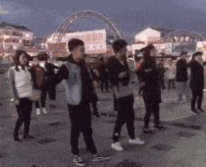 夫妻合租房尴尬夫妻合租房子的尴尬与应对之道
